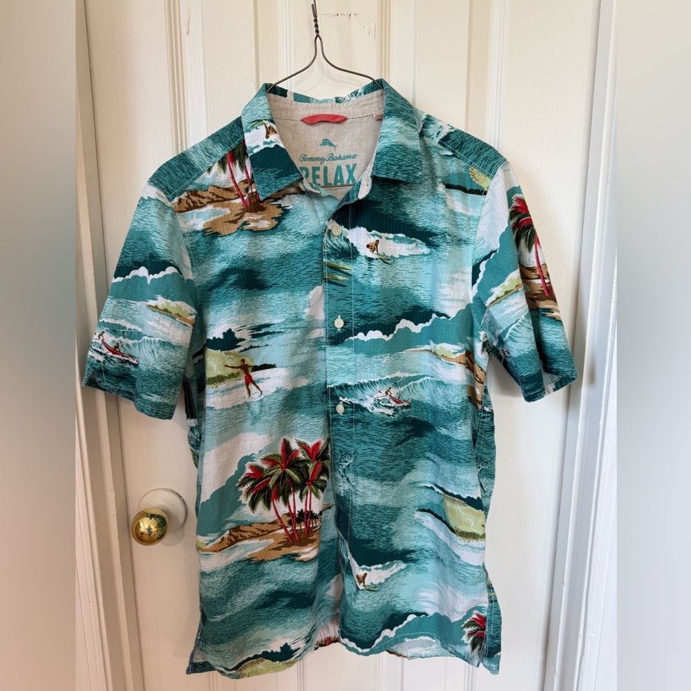 Tommy Bahama Relax Surf Print Hawaiian Shirt — Men’s Size M